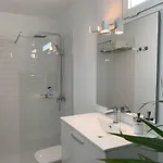 Princesa Ico, Cerca Del Mar