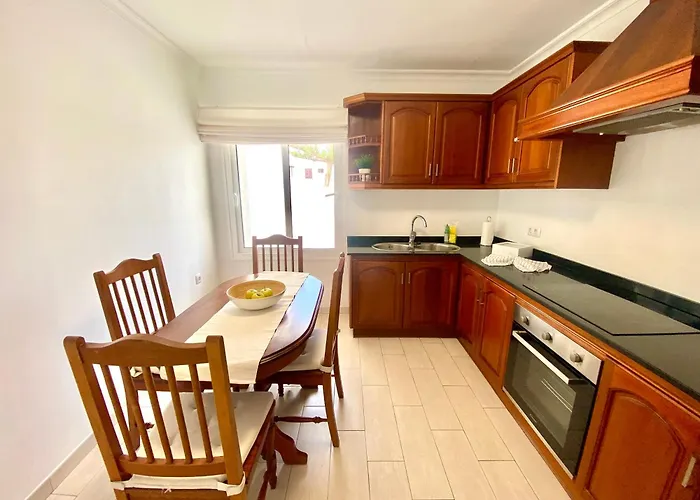 Princesa Ico, Cerca Del Mar *