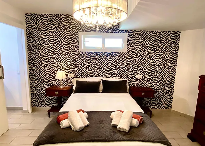 Princesa Ico, Cerca Del Mar